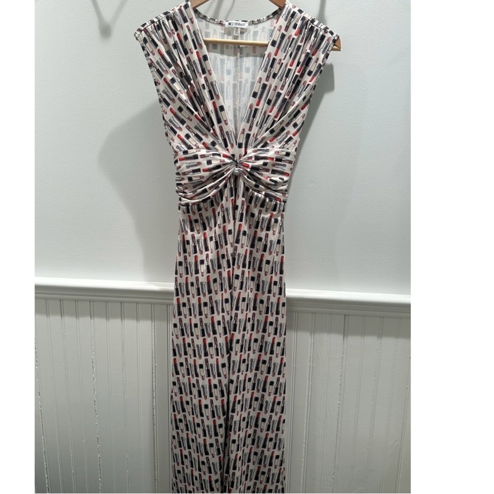 Unique lipstick dress